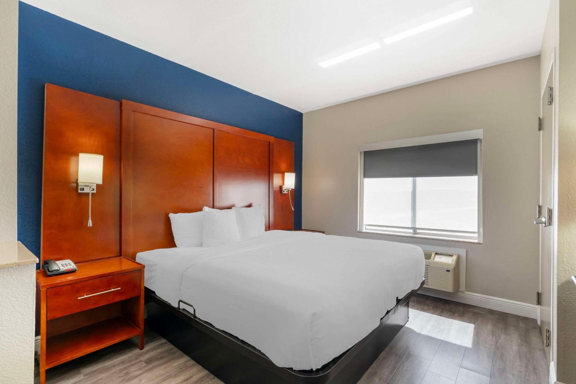 Comfort Suites West Джэксонвиль Экстерьер фото